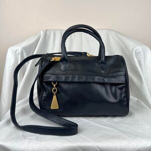 AMERICANA BY SHARIF Blue leather tote Dual compartment design with center zipper
